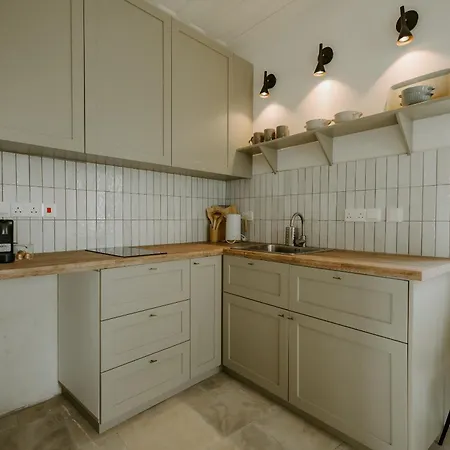 Smaragda's Guest Apartman *