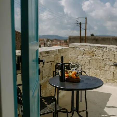 Smaragda's Guest Apartman *