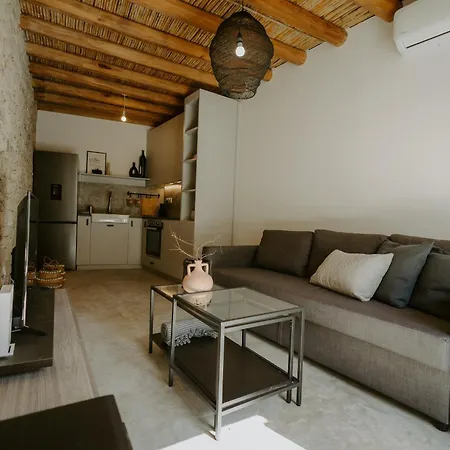 Smaragda's Guest Apartman *